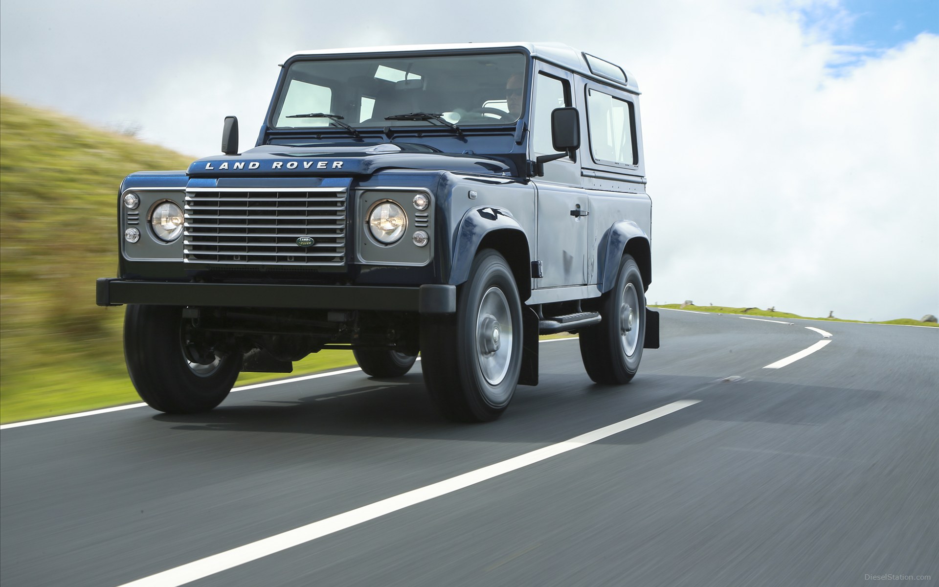 Land Rover Defender 2013
